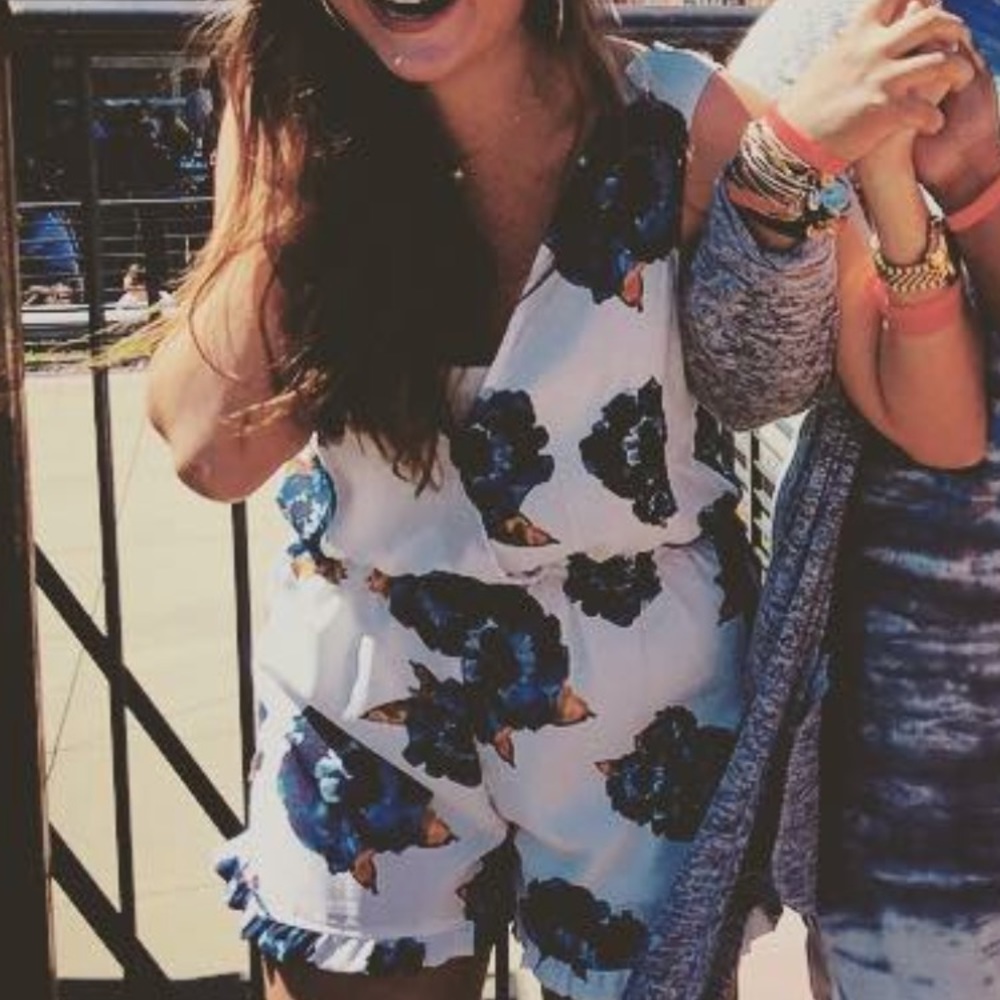 Floral romper🌸🌺
